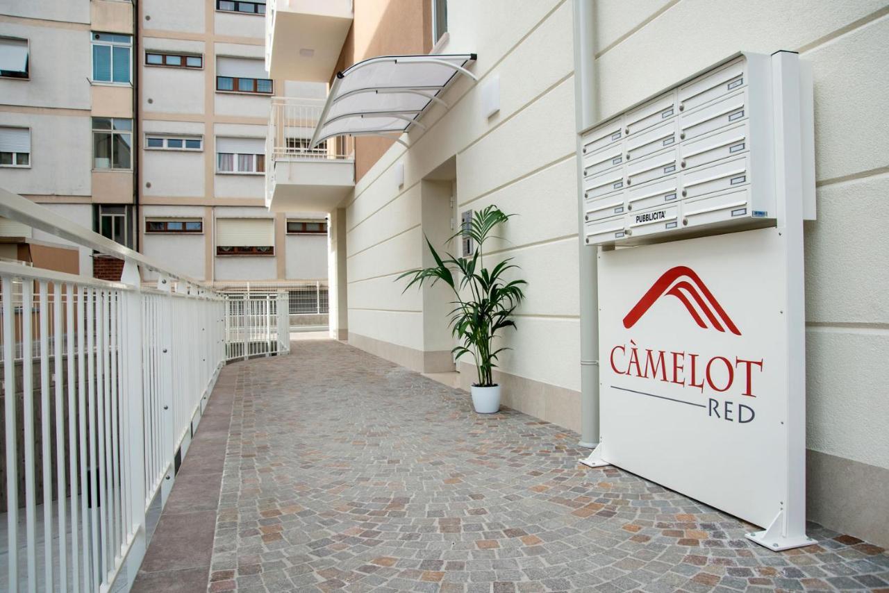 Camelot Red - Appartamenti Верона Екстериор снимка